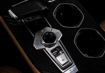 Подержанный автомобиль Changan UNI-K 2024 года (22 фото)