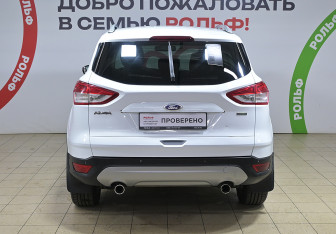Подержанный автомобиль Ford Kuga 2014 года (5 фото)