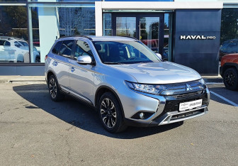 Подержанный автомобиль Mitsubishi Outlander 2021 года (3 фото)