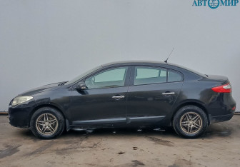 Подержанный автомобиль Renault Fluence 2012 года (8 фото)