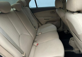 Подержанный автомобиль Kia Rio Sedan 2006 года (14 фото)