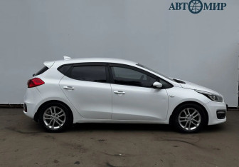 Подержанный автомобиль Kia Ceed Hatchback 2017 года (4 фото)