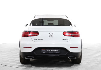 Подержанный автомобиль Mercedes-Benz GLC Coupe 2017 года (6 фото)