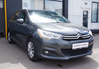 Подержанный автомобиль Citroen C4 Hatchback 2012 года (3 фото)