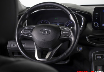 Подержанный автомобиль Hyundai Santa Fe 2021 года (13 фото)