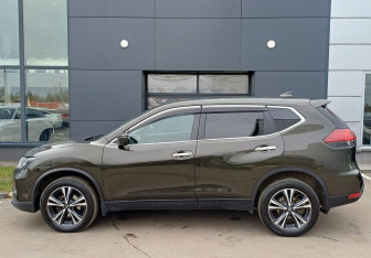 Подержанный автомобиль Nissan X-Trail 2021 года (8 фото)