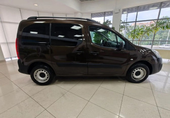 Подержанный автомобиль Peugeot Partner 2021 года (4 фото)