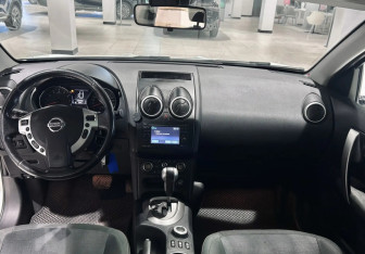 Подержанный автомобиль Nissan Qashqai+2 2011 года (9 фото)