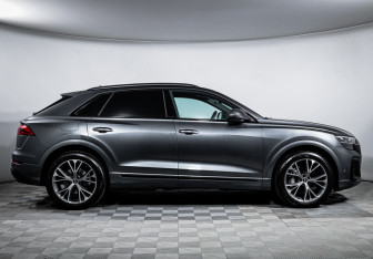 Подержанный автомобиль Audi Q8 2024 года (4 фото)