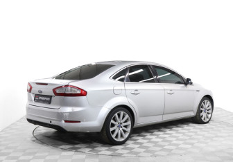 Подержанный автомобиль Ford Mondeo Sedan 2012 года (5 фото)