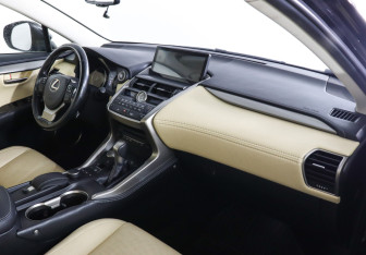 Подержанный автомобиль Lexus NX 2017 года (10 фото)