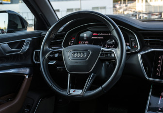 Подержанный автомобиль Audi A6 Sedan 2020 года (10 фото)