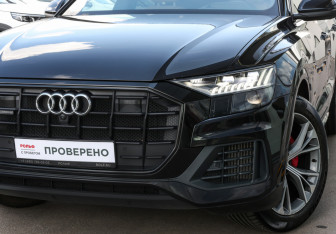 Подержанный автомобиль Audi Q8 2019 года (29 фото)