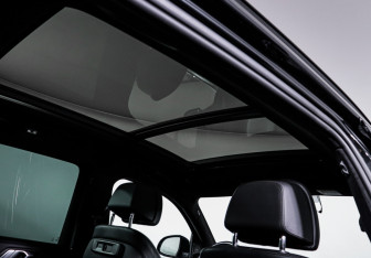 Подержанный автомобиль BMW X7 2021 года (17 фото)