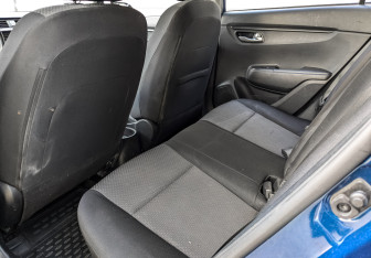 Подержанный автомобиль Kia Rio Hatchback 2021 года (11 фото)