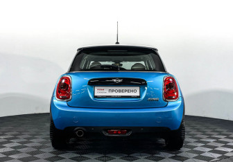 Подержанный автомобиль MINI Hatch 2017 года (6 фото)