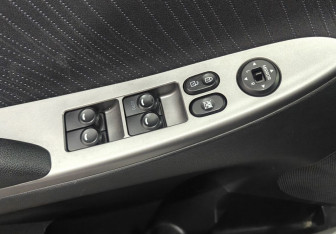 Подержанный автомобиль Hyundai Solaris Sedan 2014 года (15 фото)