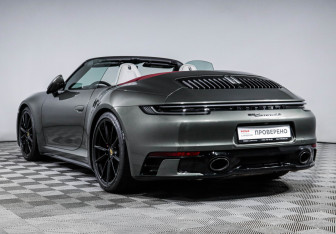 Подержанный автомобиль Porsche 911 Convertible 2021 года (7 фото)