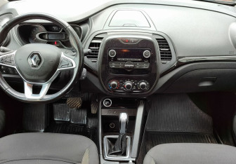 Подержанный автомобиль Renault Kaptur 2020 года (10 фото)