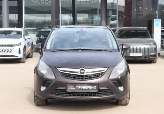 Подержанный автомобиль Opel Zafira Compactvan 2013 года (2 фото)
