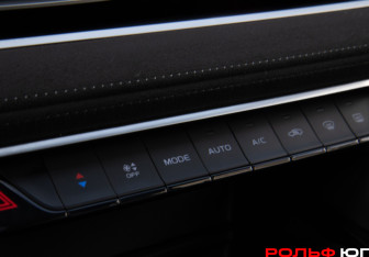 Подержанный автомобиль Geely Monjaro 2024 года (24 фото)