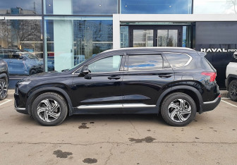 Подержанный автомобиль Hyundai Santa Fe 2021 года (8 фото)