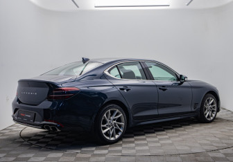 Подержанный автомобиль Genesis G70 2021 года (5 фото)