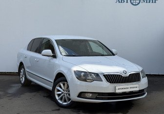 Подержанный автомобиль Skoda Superb Liftback 2014 года (3 фото)