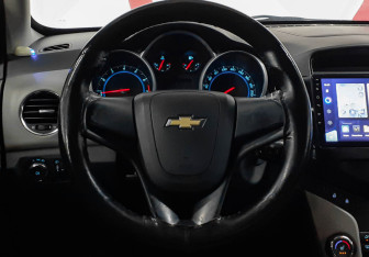Подержанный автомобиль Chevrolet Cruze Sedan 2012 года (11 фото)