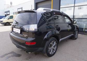 Подержанный автомобиль Mitsubishi Outlander 2008 года (5 фото)