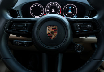Подержанный автомобиль Porsche Cayenne 2025 года (26 фото)