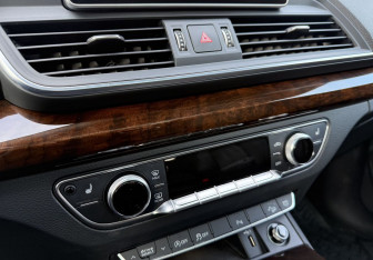 Подержанный автомобиль Audi Q5 2018 года (13 фото)