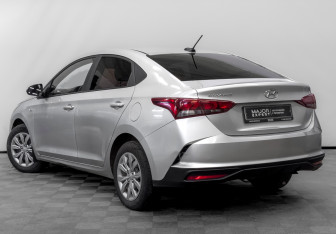 Подержанный автомобиль Hyundai Solaris Sedan 2021 года (7 фото)