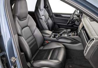 Подержанный автомобиль Porsche Cayenne 2019 года (23 фото)