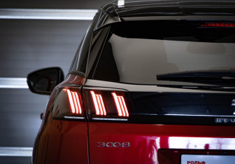 Подержанный автомобиль Peugeot 3008 2021 года (36 фото)