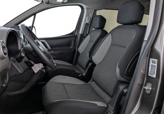 Подержанный автомобиль Peugeot Partner 2017 года (20 фото)