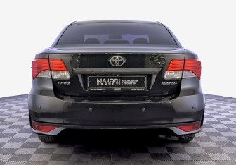 Подержанный автомобиль Toyota Avensis Sedan 2012 года (6 фото)