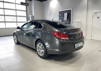 Подержанный автомобиль Opel Insignia Liftback 2013 года (6 фото)