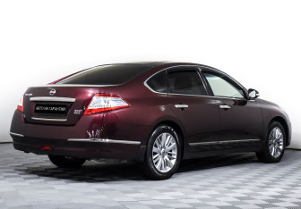 Подержанный автомобиль Nissan Teana 2013 года (5 фото)