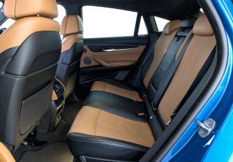 Подержанный автомобиль BMW X6 2018 года (18 фото)