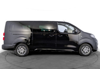 Подержанный автомобиль Peugeot Traveller 2021 года (4 фото)
