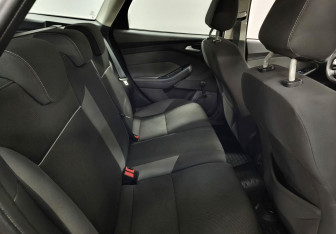 Подержанный автомобиль Ford Focus Wagon 2013 года (12 фото)