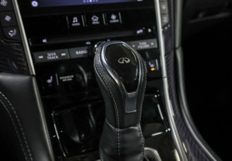 Подержанный автомобиль Infiniti Q60 Coupe 2017 года (18 фото)