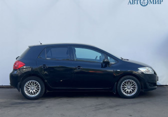 Подержанный автомобиль Toyota Auris Hatchback 2008 года (4 фото)