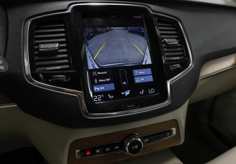 Подержанный автомобиль Volvo XC90 2016 года (17 фото)