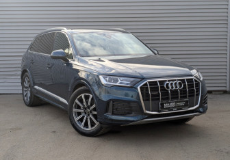 Подержанный автомобиль Audi Q7 2022 года (3 фото)