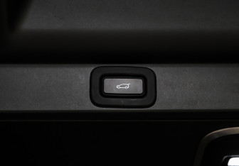 Подержанный автомобиль Land Rover Range Rover 2022 года (32 фото)