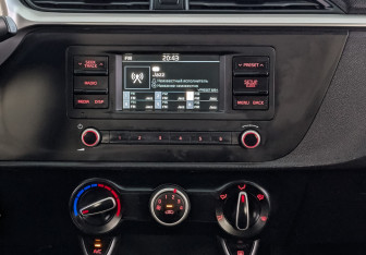Подержанный автомобиль Kia Rio Hatchback 2021 года (16 фото)