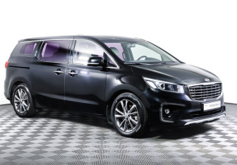 Подержанный автомобиль Kia Carnival 2018 года (3 фото)