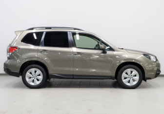 Подержанный автомобиль Subaru Forester Suv 2017 года (4 фото)